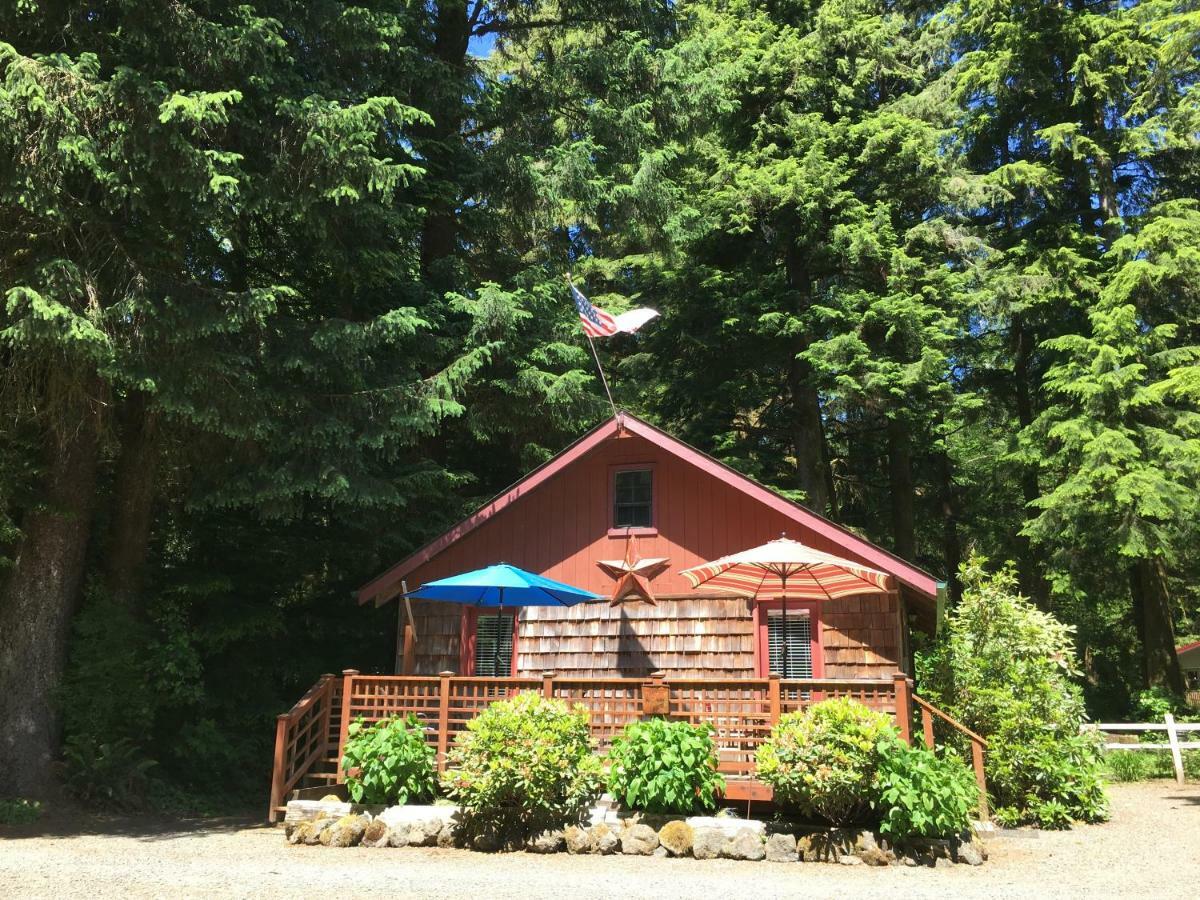 Manitou Lodge Forks Exterior photo